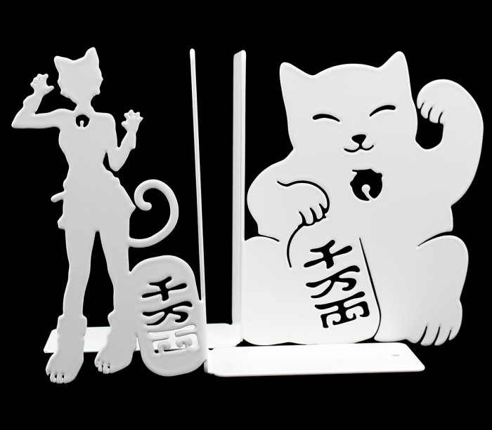 Paire de serre-livres Maneki Family, des chats porte-bonheur pour caler vos mangas ou romans dans une bibliothèque