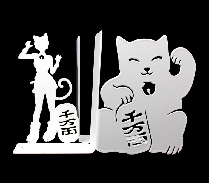 Lucky cats and metal bookends to hold your books and decorate your shelves